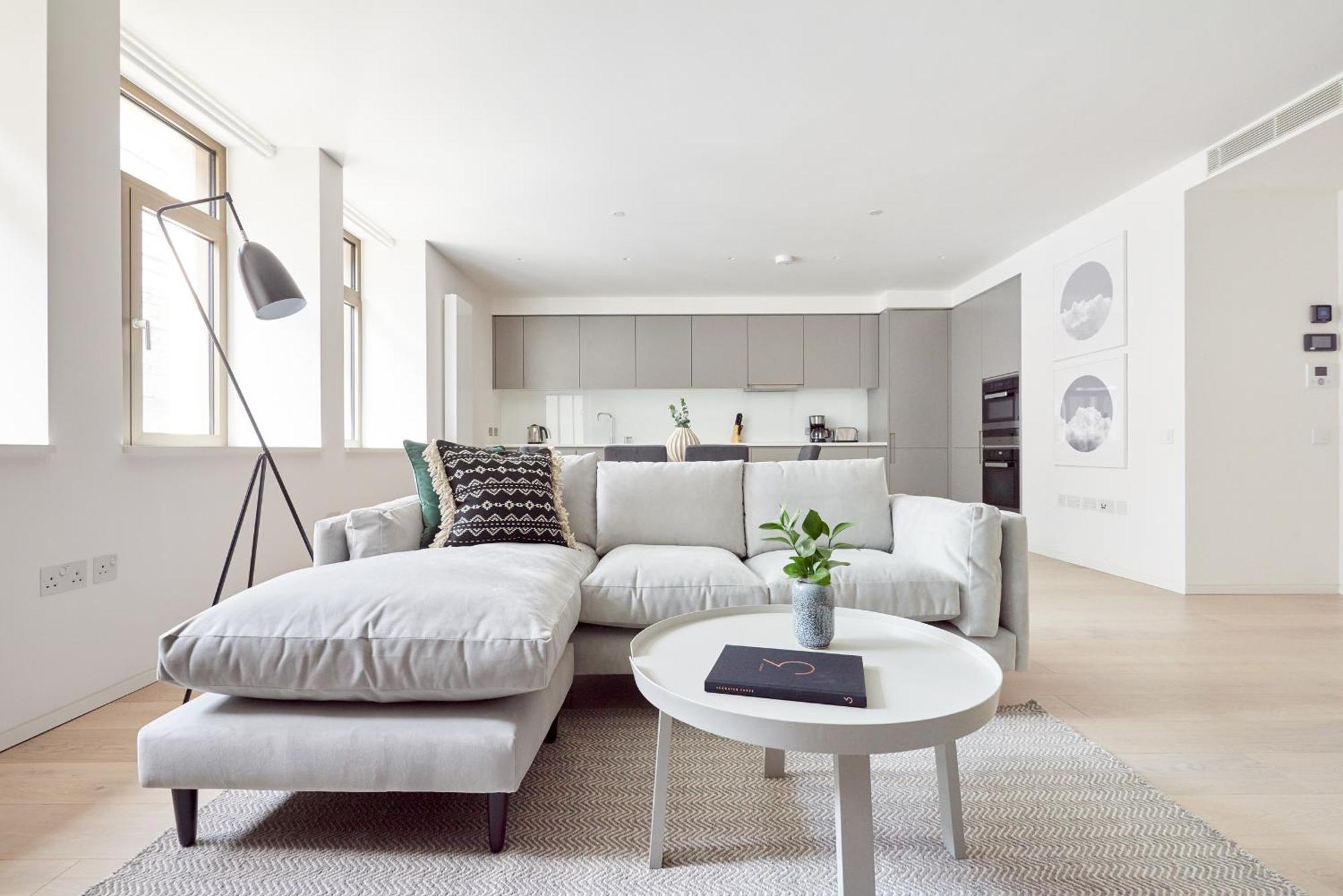 Sonder Oxford Circus Aparthotel London Bagian luar foto