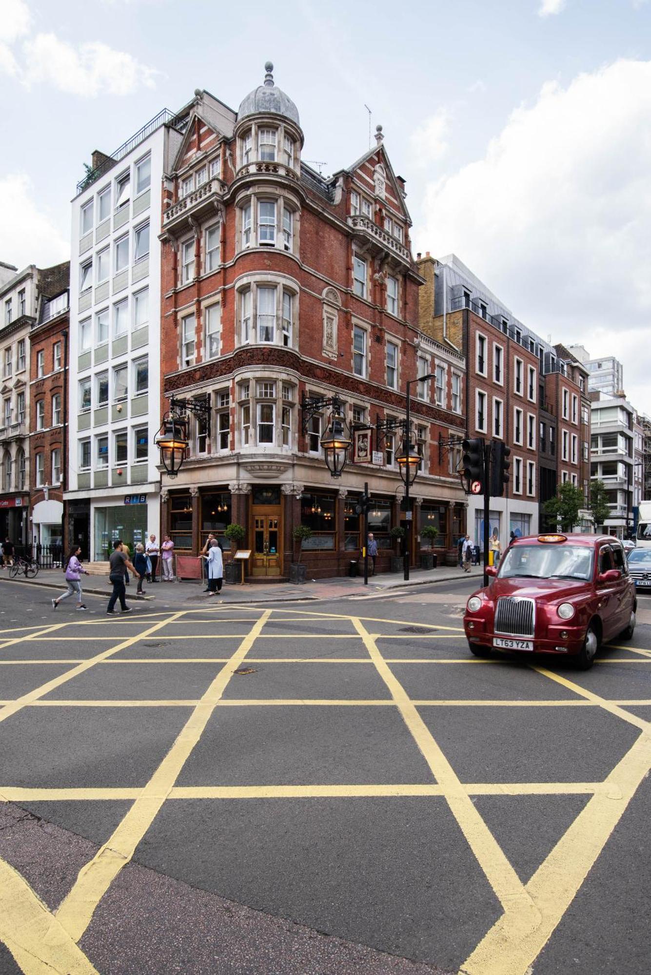 Sonder Oxford Circus Aparthotel London Bagian luar foto